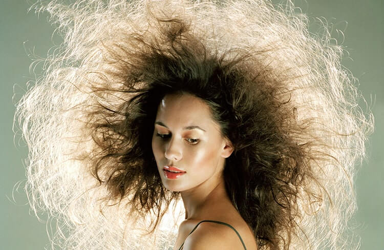 Что делать, если волосы сильно электризуются зимой